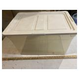 Rubbermaid tote