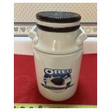 9 1/2" tall ceramic Oreo cookie jar , 5 1/2 round