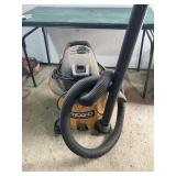 Rigid shop vac runs