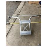 Aluminum ladder stabilizer