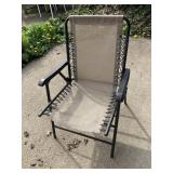 Folding lawn chair