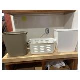 2 garbage cans & tote