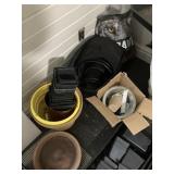 Lot of plastic plant pots & trays