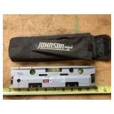 Johnson level with pouch