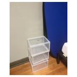 3 storage containers & 2 oval screens, will go