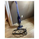 Hoover bagless, 2 speed quick broom, works