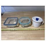 2 Pyrex baking dishes approx 3 & 4 cup w/lids &