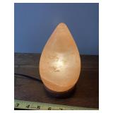Small Salt Lamp, powers up