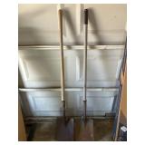 2 square point shovels, 1 fiberglass handle