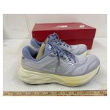 New balance size 9 1/2, dirty soles