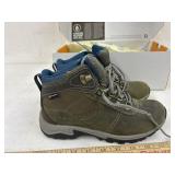 Timberland size 6 scuffed
