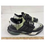 Adidas Boost size 10 1/2