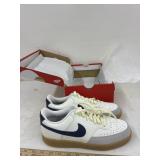 Nike size 8 1/2