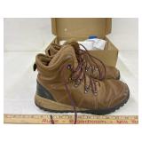 Columbia size 9 1/2 slightly worn used