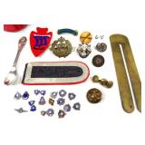 Excellent 30 Piece Military Badge Pin & Related