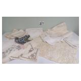 Vtg Handmade & Linen Table covers, Napkins & More