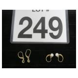 14kt Gold Saphire & Pearl Earrings 2.3 gr TW