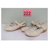 Ladies New Shoes sz 6.5