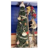 DOLL CHRISTMAS TREE/LADDER DISPLAY