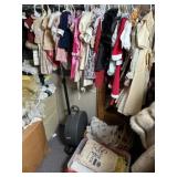 LOT OF VINTAGE CHILDREN/DOLL CLOTHING