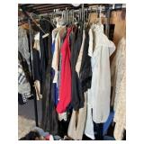 LOT OF ANTIQUE TO VINTAGE CLOTHING/FASHION