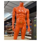 ORANGE MALE MANNEQUIN