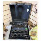 REMINGTON REMETTE TYPEWRITER/CASE