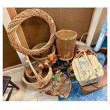LOT OF BASKETS, WICKER DECORATIVES