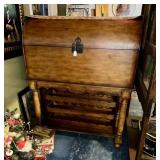 BLANKET CHEST ON STAND