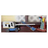 WYANDOTTE TIN DIGGER TOY