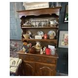 HUTCH WITH CONTENTS