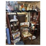 VIGNETTE OF DECORATIVE COLLECTIBLES