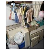 LOT OF VINTAGE CHILDREN/DOLL CLOTHING/LINENS