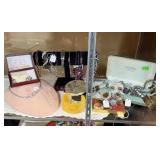 LOT OF JEWELRY/VANITY ITEMS