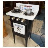 UNIVERSAL ELECTRIC PORCELAIN STOVE