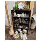 SHELF LOT OF DECORATIVE COLLECTIBLES