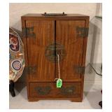 DIMINUTIVE CHINESE JEWELRY CHEST