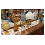 LOT OF DECORATIVE GLASS - BLUE/AMBER, LAMP