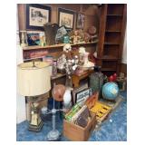 WALL LOT OF DECORATIVE COLLECTIBLES