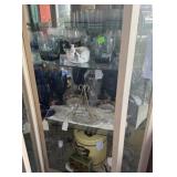 CABINET LOT OF DECORATIVE COLLECTIBLES