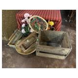 LOT OF BASKETS, CRATE