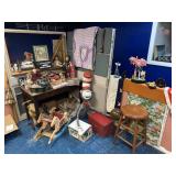 ANTIQUES & COLLECTIBLES DISCOVERY LOT
