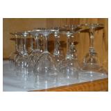 Kitchen Cabinet Contents Lot: Clear Stemware