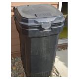 Sears Perma-Lid Wheeled Home & Garden Trash Can