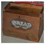 Vintage Wooden Bread Box 15.5w x 10 x 11t