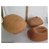 1 Large Clay Roaster,2 Small