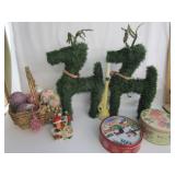 Christmas Decor,Reindeer Displays,Basket W/Balls