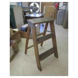 Wood Step Ladder
