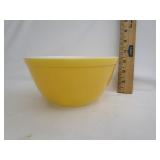 Vintage Yellow Pyrex Bowl 7'R