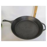 15"R Lodge Cast Iron Skillet